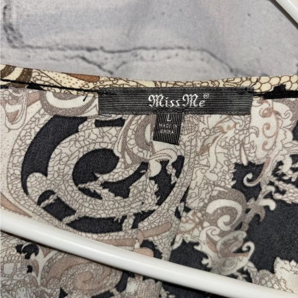 Miss Me Black Gold Floral Paisley Sequin VNeck Tunic Blouse Long Sleeve Sz Large - Picture 4 of 5